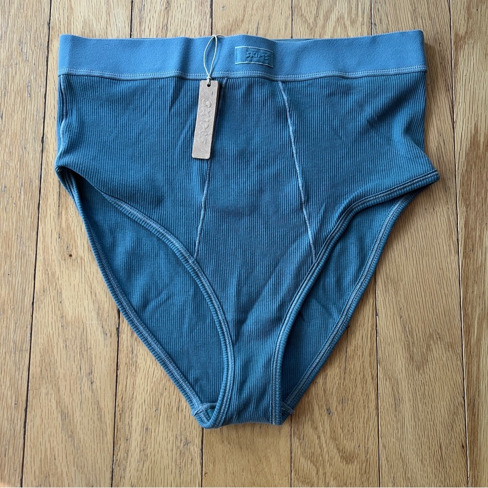 SKIMS high waisted brief in Kyanite, L, NWT
